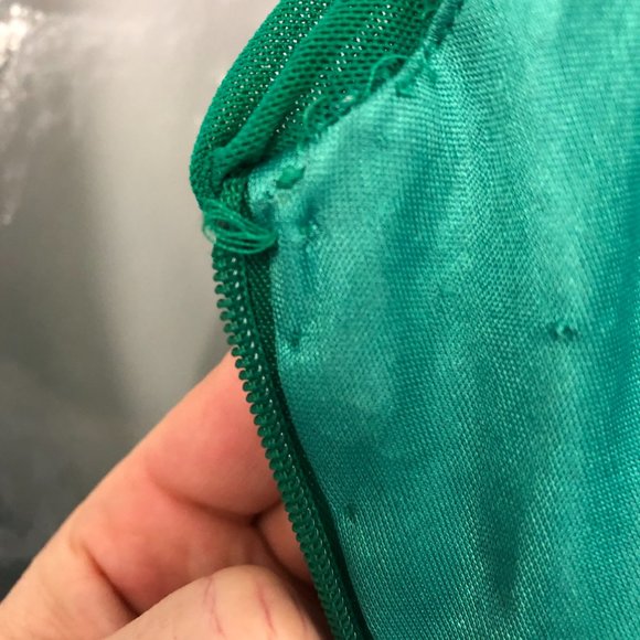 Emerald Sleek Sexy Prom Dress, Size 4 Plunge, Pageant Formal Mermaid Put a Slit - Picture 5 of 11